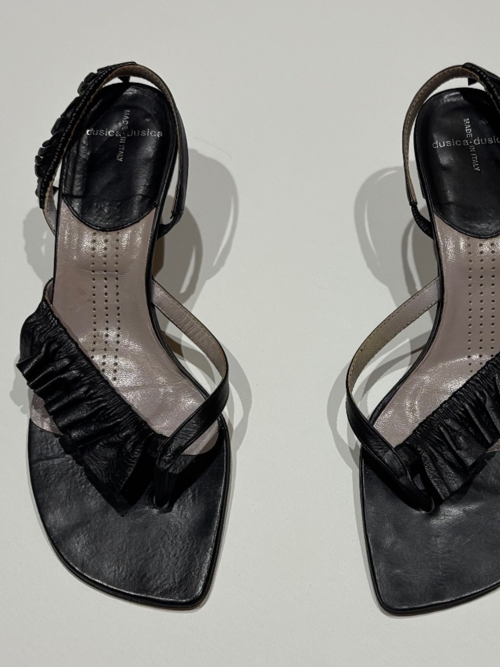 DUSICA DUSICA Kotur / black leather / thong slingback kitten heel sandal / 37.5